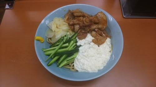「【限定】凄い冷やし中華」@立川マシマシ 5号店の写真