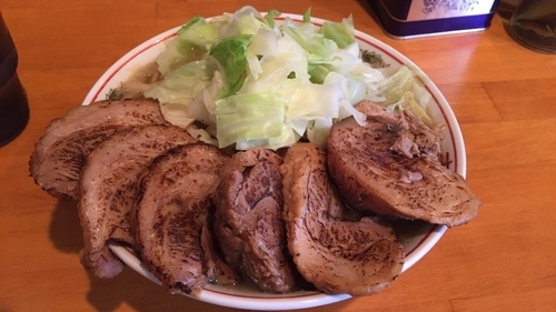 「ミニラーメン600円+肉300円」@ファットンの写真