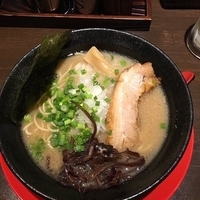 豚骨らぁめん750円+替玉100円