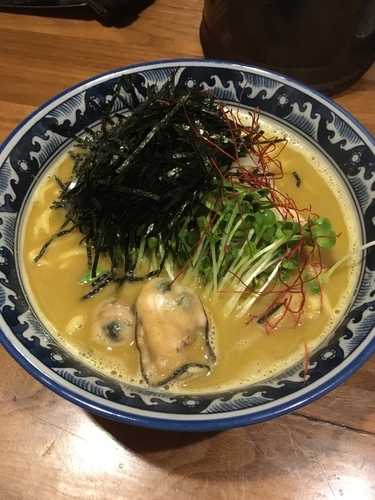 「牡蠣らーめん900円」@麺や佐市の写真