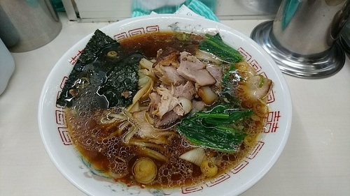 「青島ラーメン(ほうれん草(50円)、焼豚(50円)追加)」@青島食堂 秋葉原店の写真