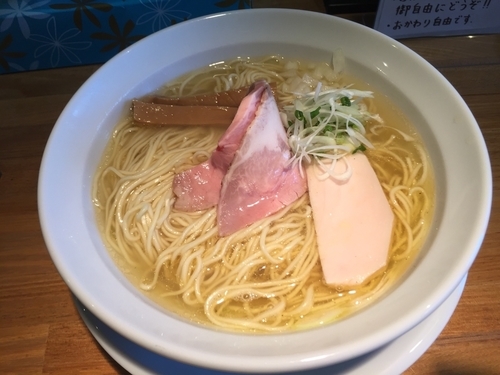 「塩煮干らーめん700円」@らーめん専門 うしおととりの写真