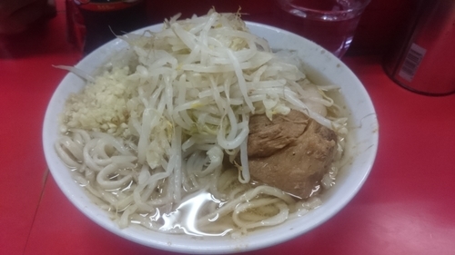 「ぶた入り大ラーメン、ニンニク」@ラーメン二郎 三田本店の写真