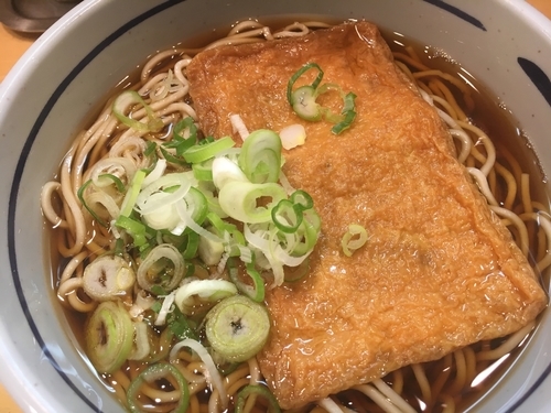 「きつねそば【340円】(大盛無料)」@吉そば 神田店の写真