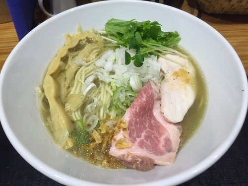 「《限定》塩煮干そば 750円」@つけめん・らーめん・煮干そば 金狼の写真