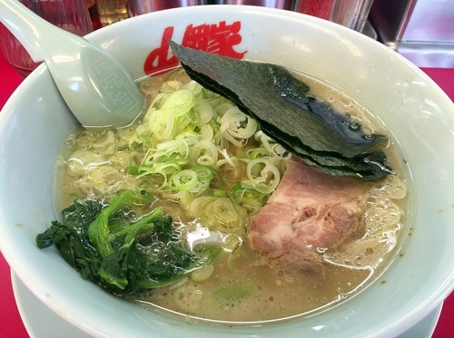 「醤油ラーメン（６３０円）」@ラーメン山岡家 羽生店の写真
