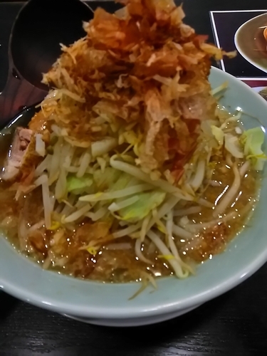 「ガッツ醤油 野菜マシ」@麺屋 彬の写真