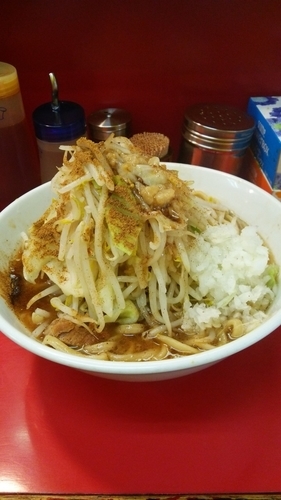 「ラーメン野菜玉ねぎ魚粉」@豚ラーメン 蕨店の写真