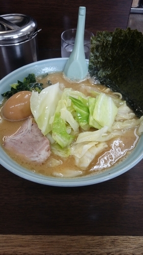 「のりらーめん(700円)きゃべつ(100円)味玉(100円)」@とんぱた亭 片倉町店の写真