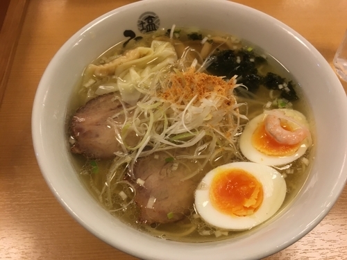 「塩ラーメン ひるがお盛り」@塩専門 ひるがお 東京駅店の写真