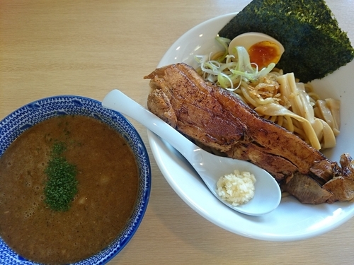 「ドデカ叉焼どろりんちょ ￥1190」@つけめん たまの写真