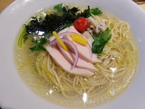 「塩SOBA　　980円」@むぎとオリーブ マーチエキュート神田万世橋店の写真