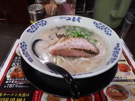「塩とんこつラーメン」@味の時計台 苫小牧日吉店の写真