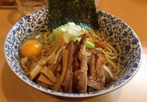 「油そば(中)＋エビ辛＋生卵(700円＋50円＋50円)」@ラーメン社井田の写真