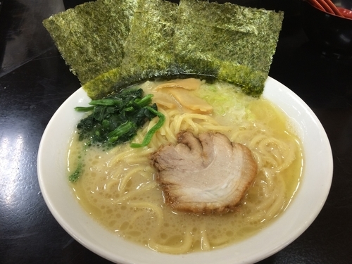 「塩ラーメン 大盛り」@横浜家系ラーメン 十十路の写真