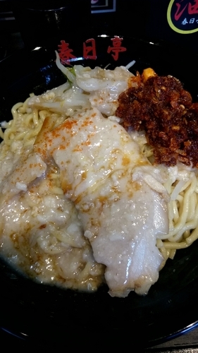 「海老辛醤油そば」@油そば 春日亭 神保町店の写真