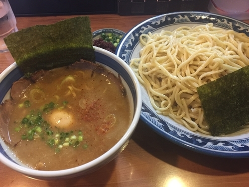 「特製つけそば特盛＋エビ辛し」@浜屋 五反田店の写真