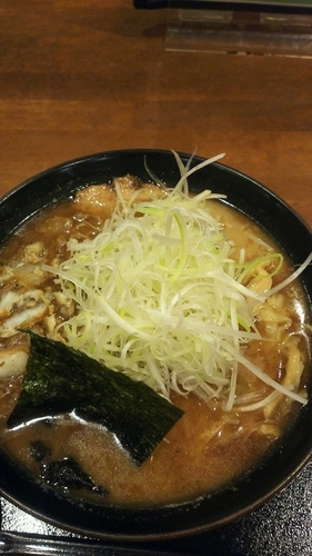 「かすそば(細麺)ネギ 味たま」@くりの木 加須店の写真