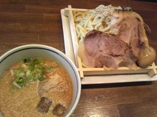 「【8月限定】特製ひやしつけめん（並）￥980」@ラーメンアキラの写真