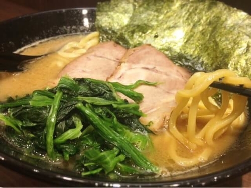 「豚骨醤油ラーメン(680円)」@横浜家系ラーメン 武の写真