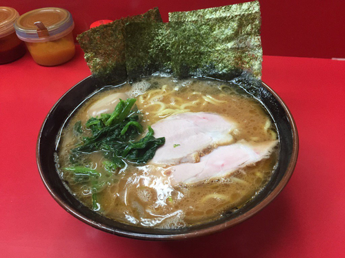 「ラーメン並+味玉」@ラーメン杉田家の写真