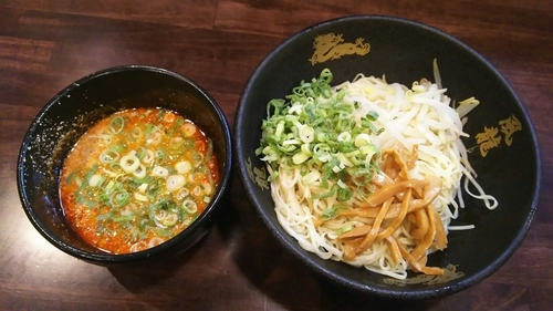 「冷しざる辛ゴマ仕立て」@博多風龍 水道橋店の写真