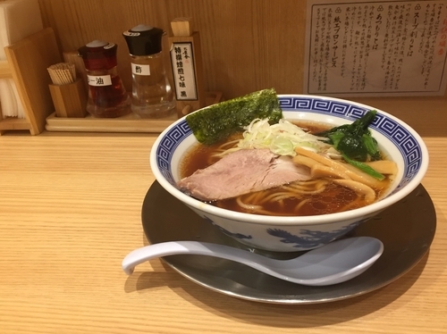 「中華そば」@舎鈴 新宿西口店の写真