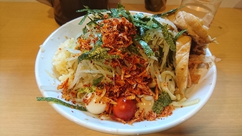 「【期間限定】冷やし中華Ａ(ニンニク・海老辛)」@豚星。の写真