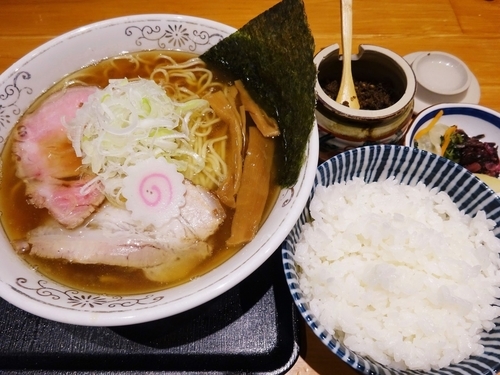 「中華そば 730円 ＋ ご飯 100円」@中華そば 勝本の写真