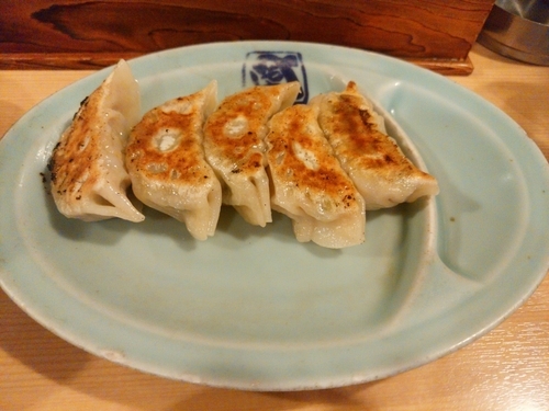 「ぎょーざ270円」@らーめん ともや 高崎店の写真