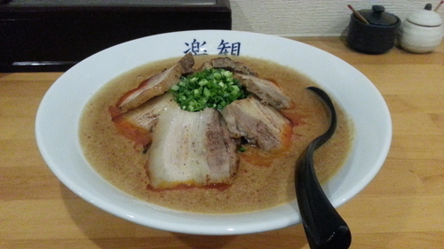 「（限定）坦々チャーシュー麺+大盛り」@楽観（赤）の写真