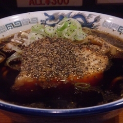 富山ブラックラーメン だらんま 神田本店の画像
