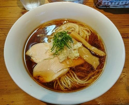 「冷やしラーメン（夏季限定） 750円＋肉（豚）めし 250円」@ラーメン屋 トイ・ボックスの写真