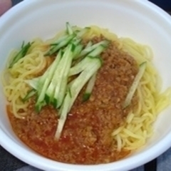 横浜スタジアム内売店 ラーメン&スナック 3塁側15通路横の画像