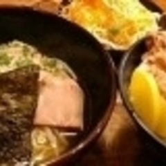 伝説のすた丼屋 野猿街道店の画像