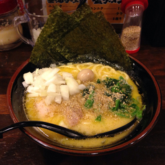 横浜家系 濃厚豚骨醤油ラーメン 絵空 esoraの画像