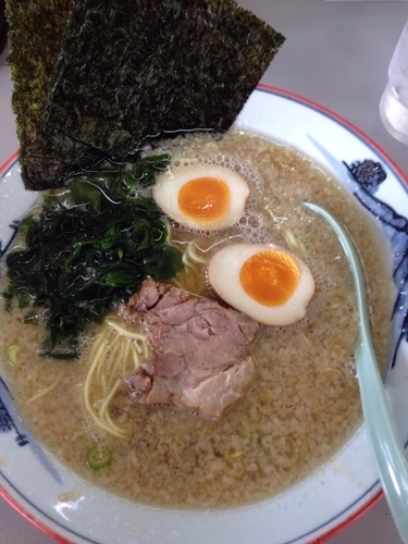「ラーメン脂多め+サービス煮卵」@ラーメンショップ 122号騎西店の写真