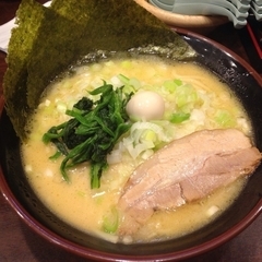 横濱家系ラーメン 吟家 実籾店の画像