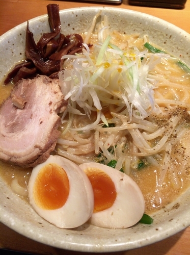 「味玉入りバリ味噌ラーメン」@つじ田 味噌の章の写真
