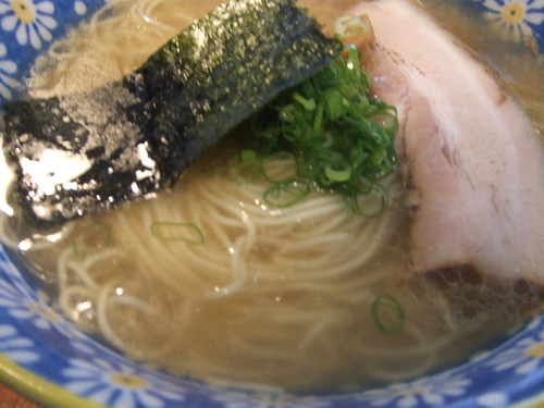 「塩ラーメン　７５０円」@カミカゼの写真