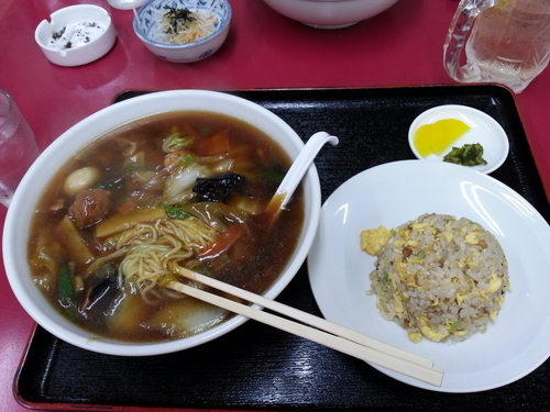 「うま煮ラーメン&半チャーハン」@手打らーめん 珍來かのやの写真