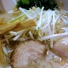 とんこつらーめん 量の画像