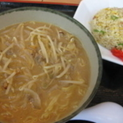 にんたまラーメン 北本店の画像