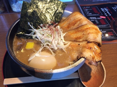 「ラーメン(特ゆいが)」@ゆいが 総本店の写真