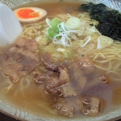 とんこつラーメン とんまるの画像