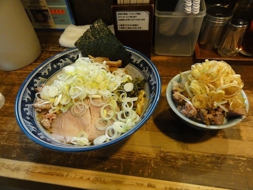 「坦々まぜそば780円　小刻みネギチャーシュー丼250円」@兎に角 松戸店の写真