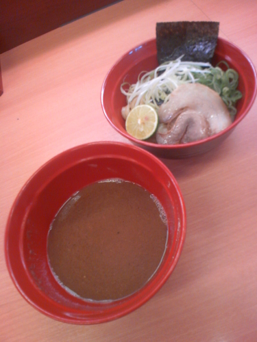 「鯖系濃厚魚介つけ麺３８８円+替え玉１０８円」@スシロー 光が丘店の写真