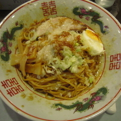 豚骨背脂ラーメン まるとんの画像