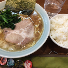 横浜家系ラーメン やややの画像