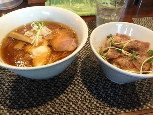 「鶏そば    ローストポーク丼」@らぁ麺 やまぐちの写真